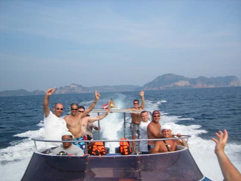 What to do - Charter a speedboat on Phuket